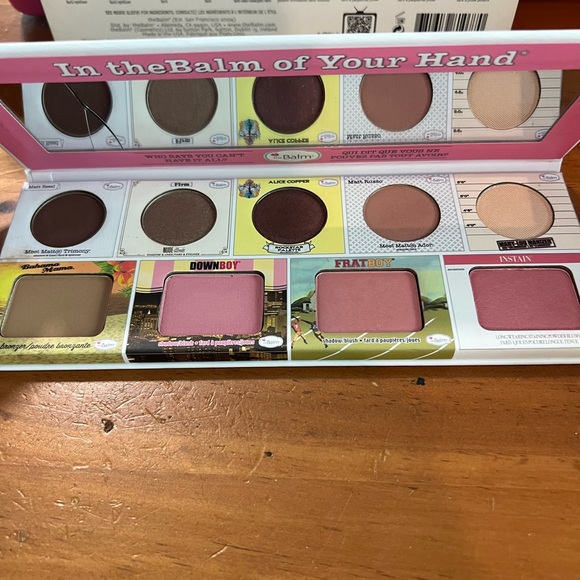 In theBalm of Your Hand VOLUME2 highlighter, bronzer, blush, shadow All IN 1 - Picture 8 of 8
